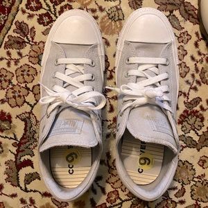 Light grey women’s Converse size 9